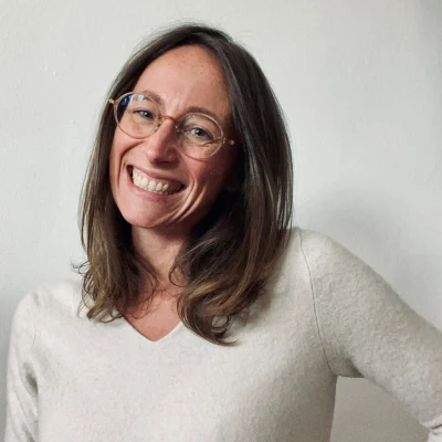 Dr. Julia Haager