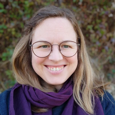 Dr. Julia Murböck